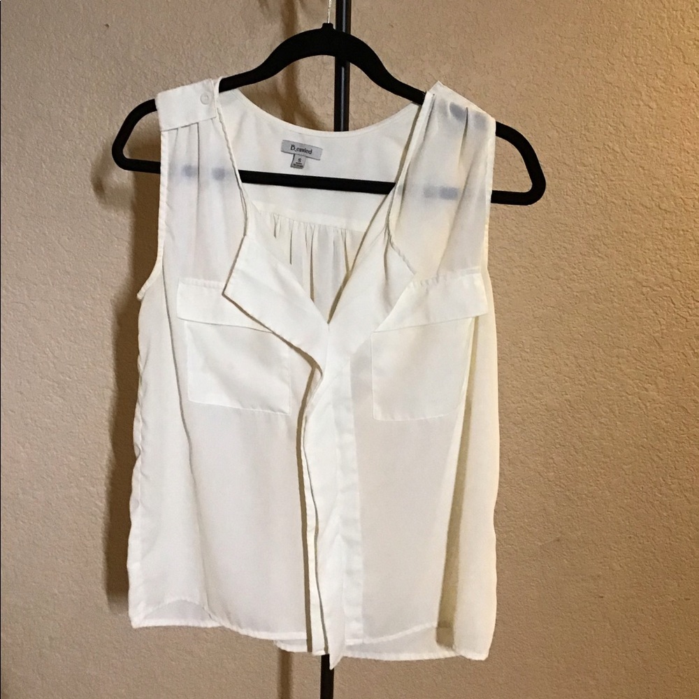 Sleeveless blouse